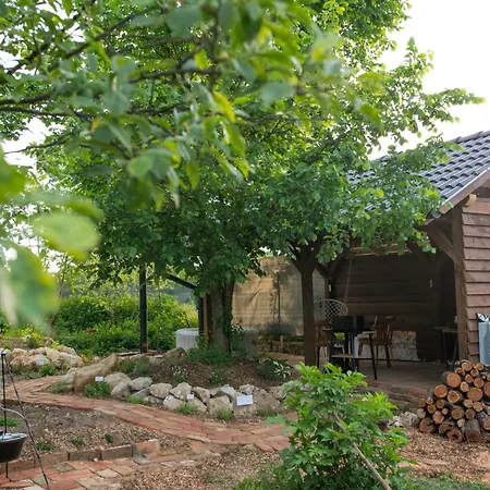 The Yurt - Elmeny, Jurta, Neked *