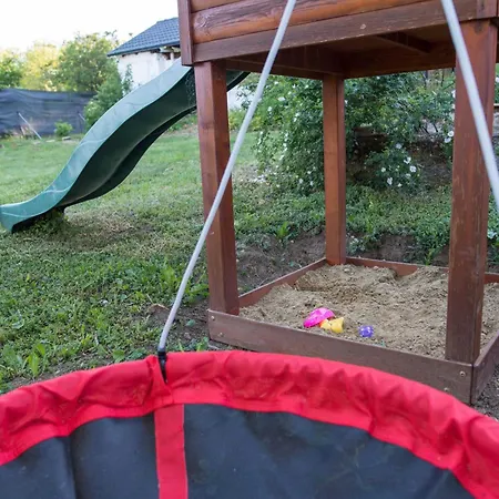 The Yurt - Elmeny, Jurta, Neked Ziliz